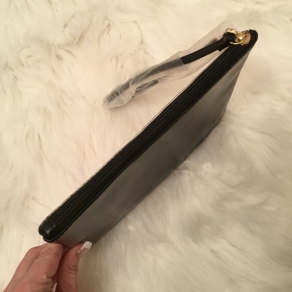 Victoria's Secret Sequin Wristlet- NWOT - Picture 4 of 6